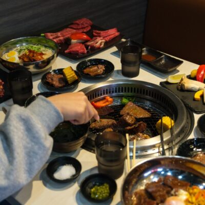 日本の焼肉は、ただ焼いて食べるだ…